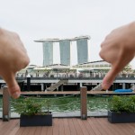 Unser DaumenUrteil zum Luxushotel und Wahrzeichen Singapurs: eher nicht so. Viel zu teuer. Viel zu glatt. Viel zu schade.