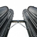 Die Petronas Towers - Wahrzeichen von Kuala Lumpur. Bald gibt es mehr Bilder aus Kuala Lumpur. Dann auch von Arvid.