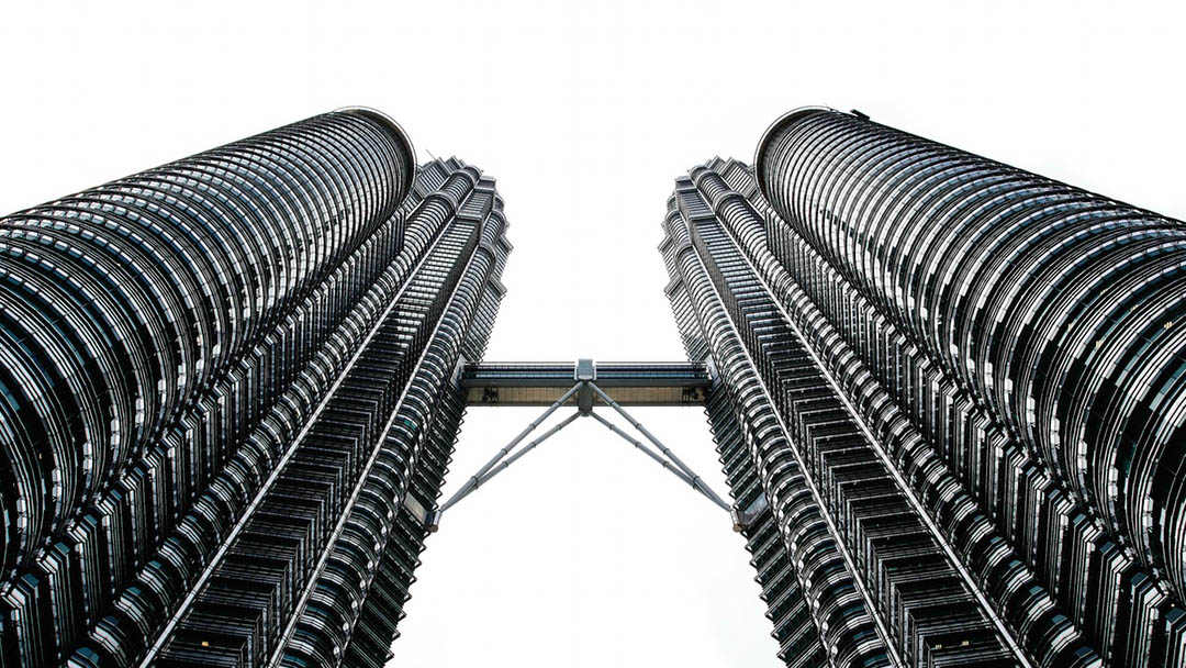 Die Petronas Towers - Wahrzeichen von Kuala Lumpur. Bald gibt es mehr Bilder aus Kuala Lumpur. Dann auch von Arvid.