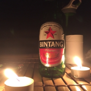 Bintag ist wie Tempo. Wer Bier will, meint Bintang. Der Traum eines jeden Marketinexperten, wie der Reiseführer es so schön beschreibt.